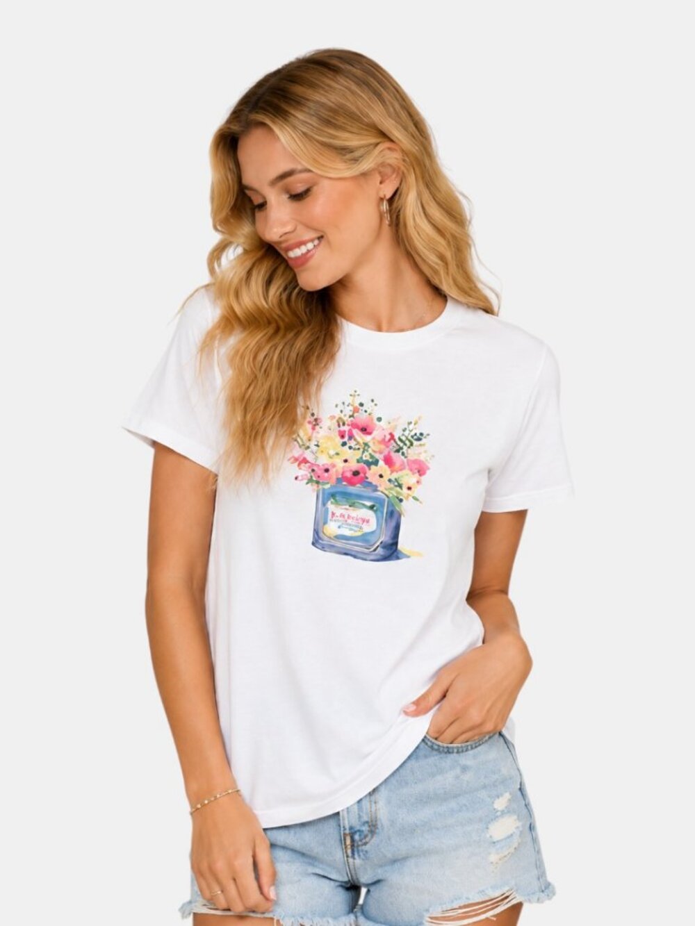 NWT FRANCESCA'S SARDINE FLORAL GRAPHIC TEE WHITE  SIZE M